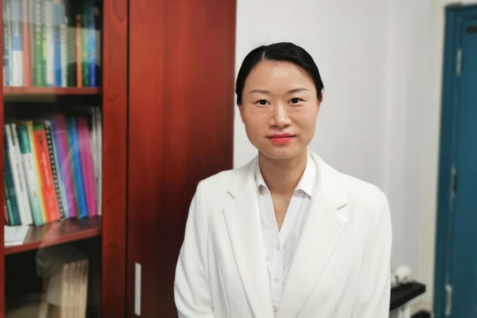 蔡群：百炼教学术 心怀学生事