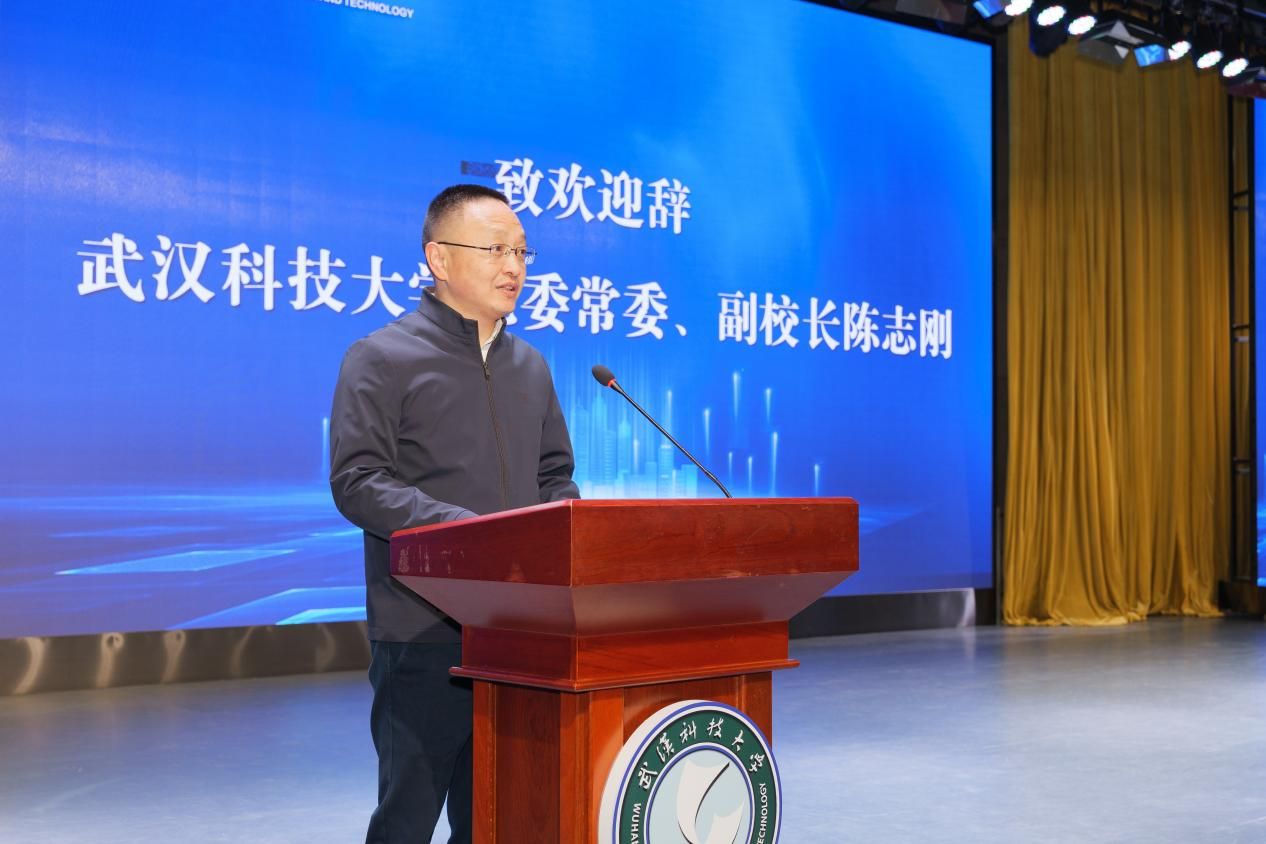 武汉科技大学党委常委副校长陈志刚0870杨璨摄